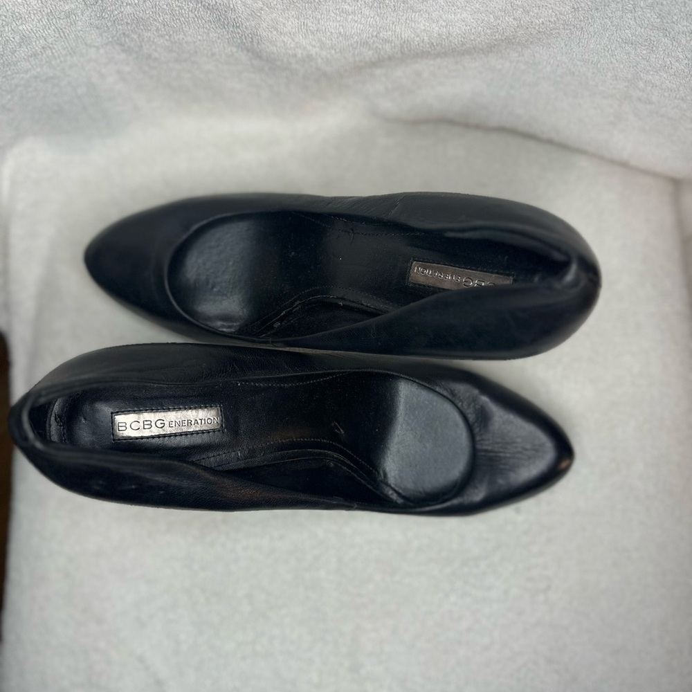 BCBGeneration Black Heeled Shoes Elegant Design